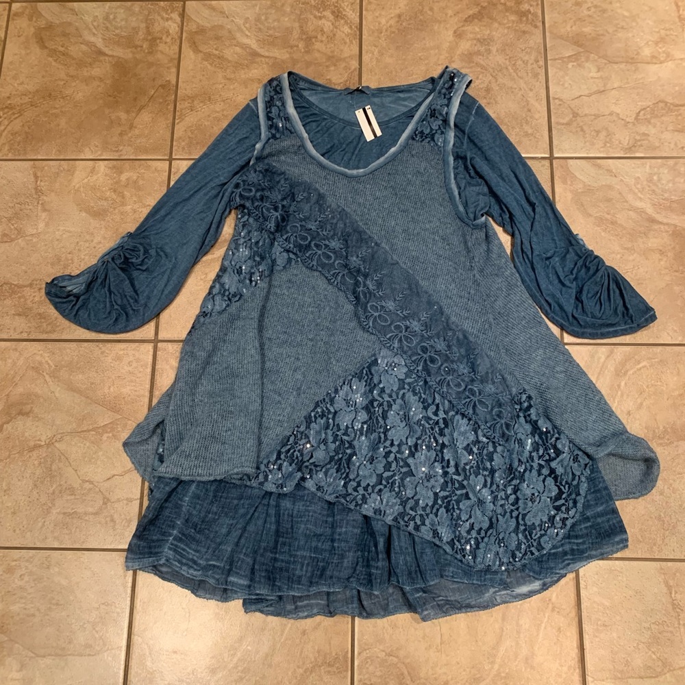 Scandal Made in Italy 2-layer shirt set.